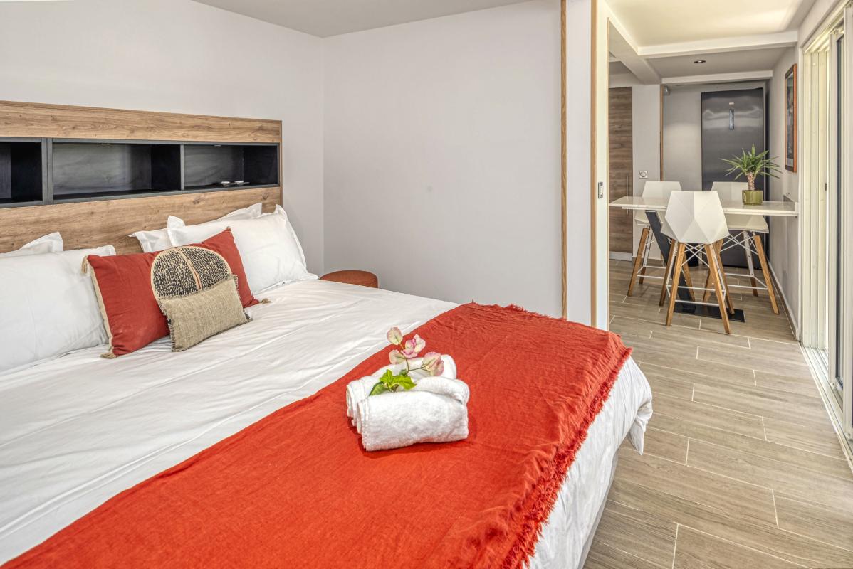 23.Location villa 5 chambres piscine vue mer Le Gosier Guadeloupe_Chambre 5 RDC